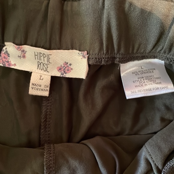 Hippie Rose Olive Green Shorts Size M - Picture 3 of 3